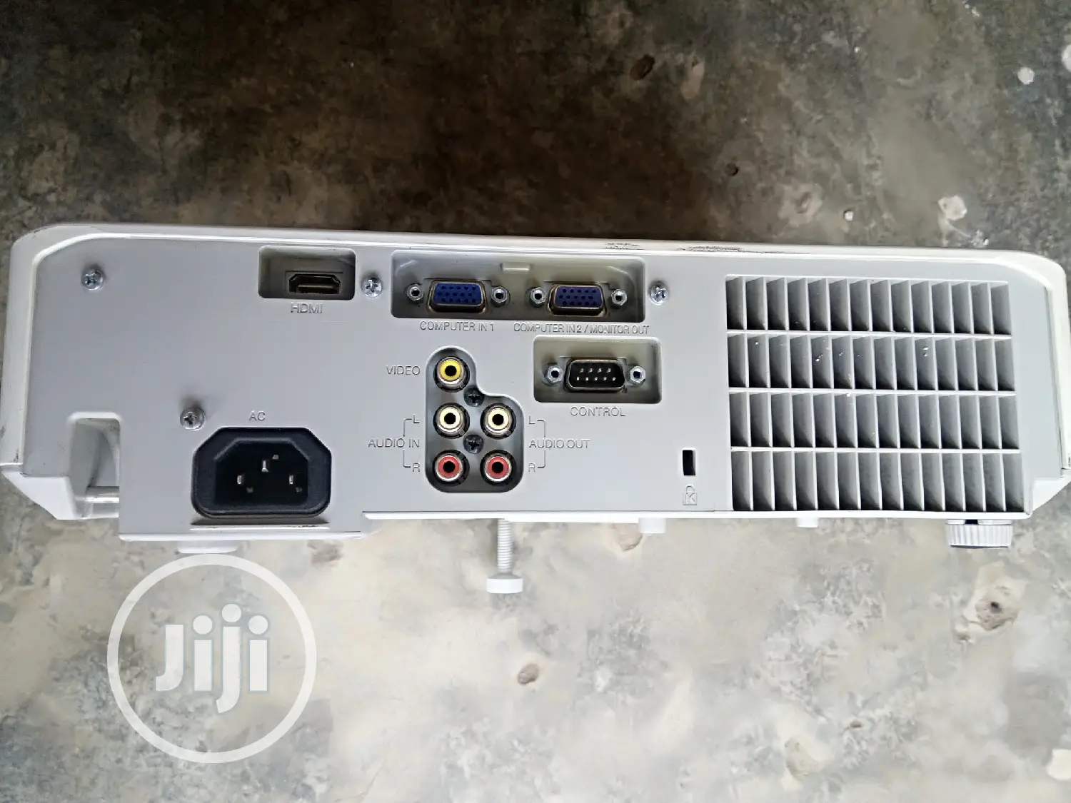 Daylight Hitachi Projector for Conference Room