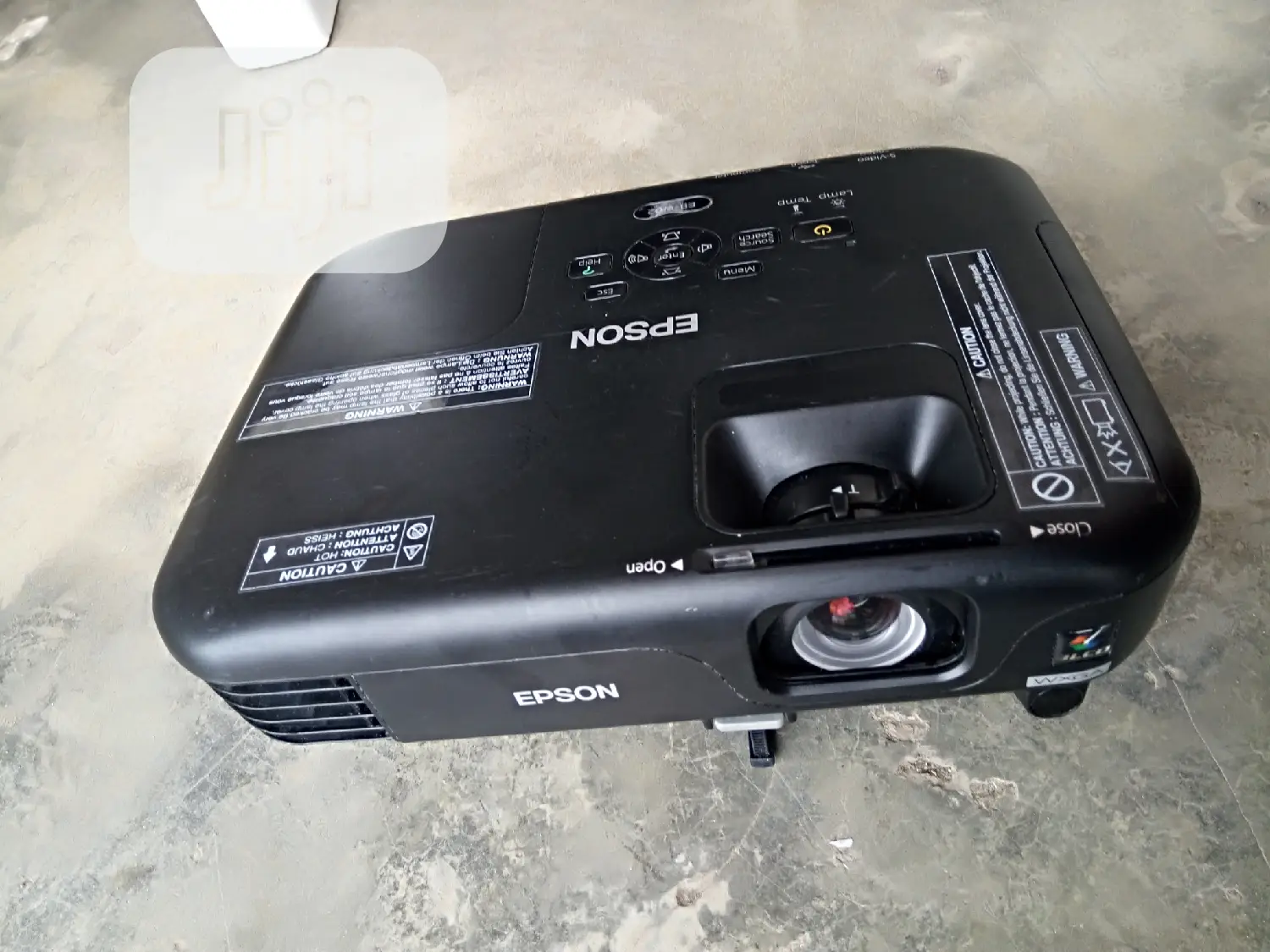 Amazing Daylight Optoma Projector for Office Use
