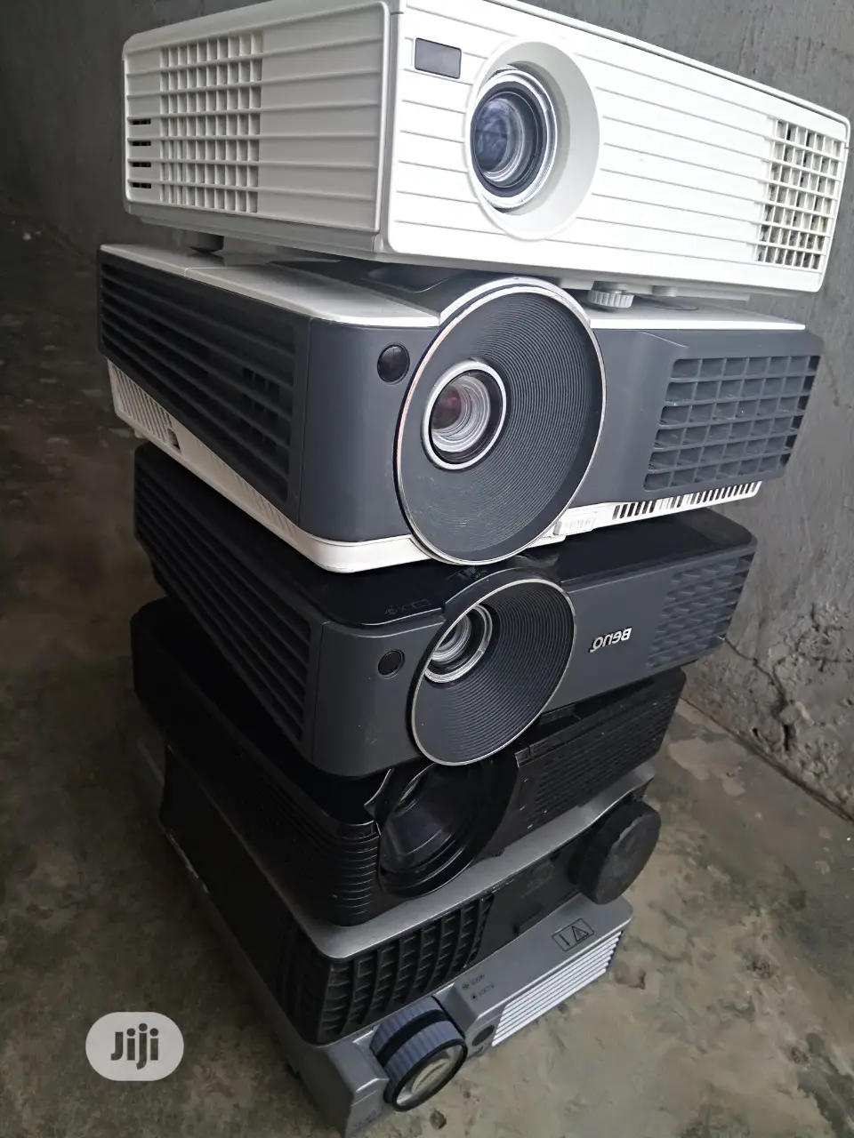 Amazing Powerful UK Used Projectors