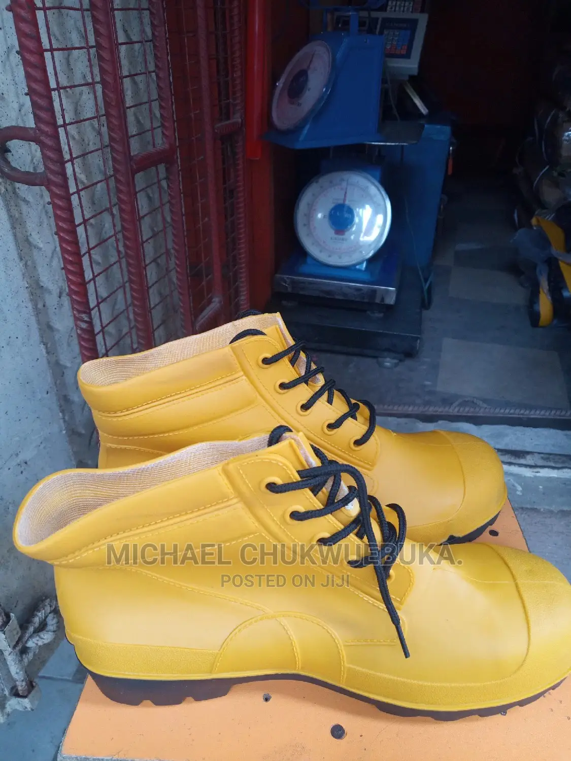 Short Rain Boot