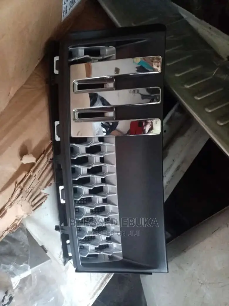 Fender Grille Range Rover Vogue 2012