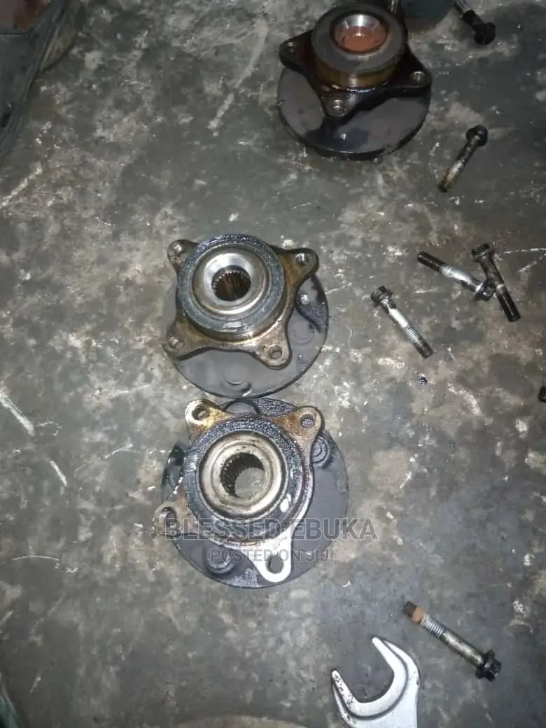 Range Rover Sport Front Hobs