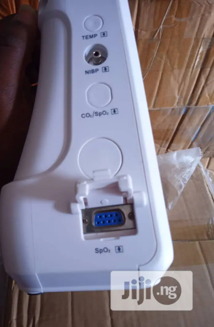3 Parameter Vita Sign Monitor (NIBP, SP02 and PR)