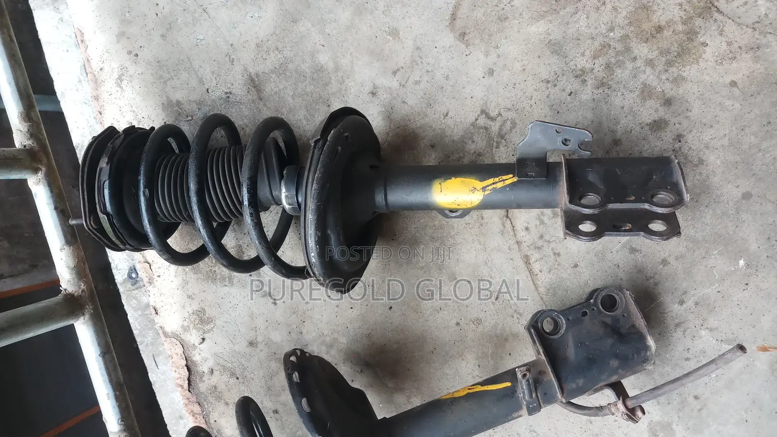 Front Shock Absorber For Highlander 2009 Model