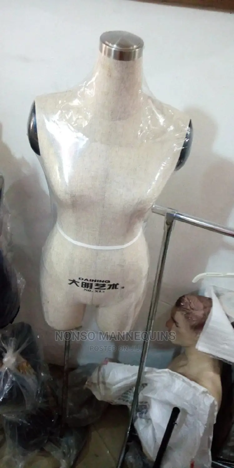 Diamming Pinnable Dressform Display