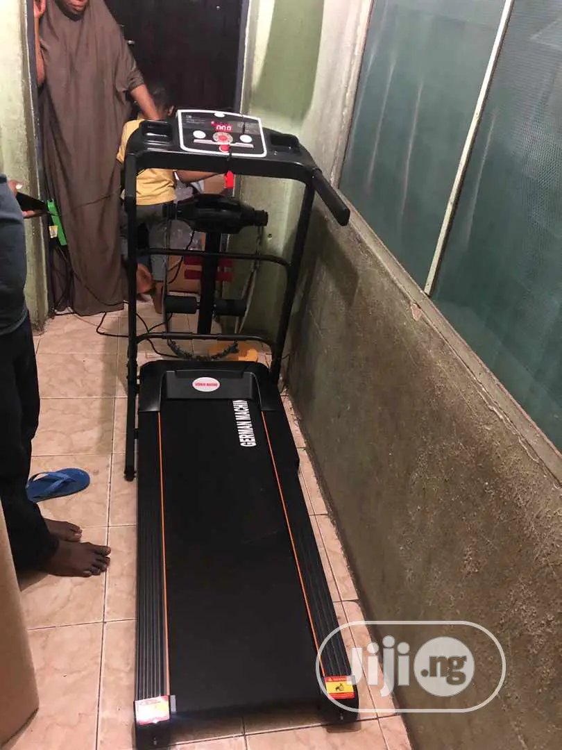 2. 5hp Treadmill With Massager, Twister,Mp3 and Dumbells.