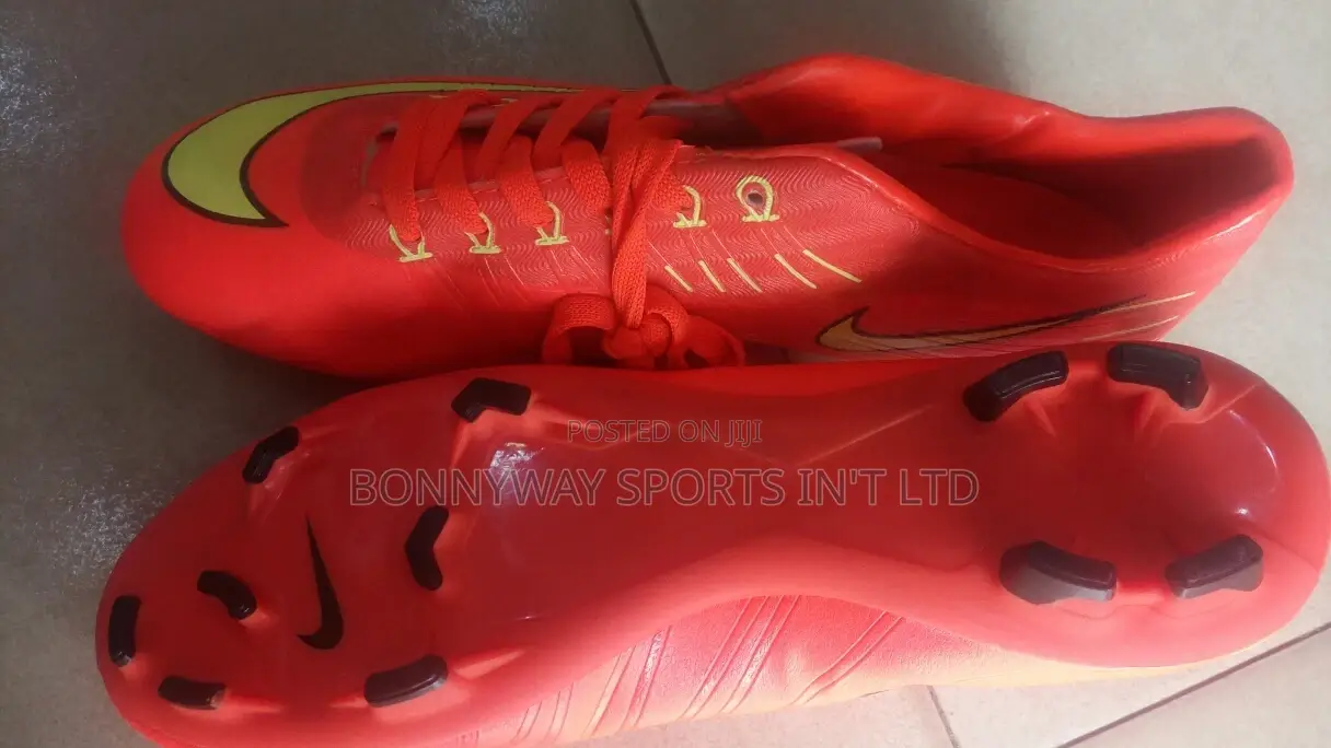 Nike Size 44 Mercurial Boots