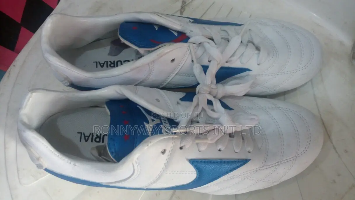Mizuno Size 41 Boot