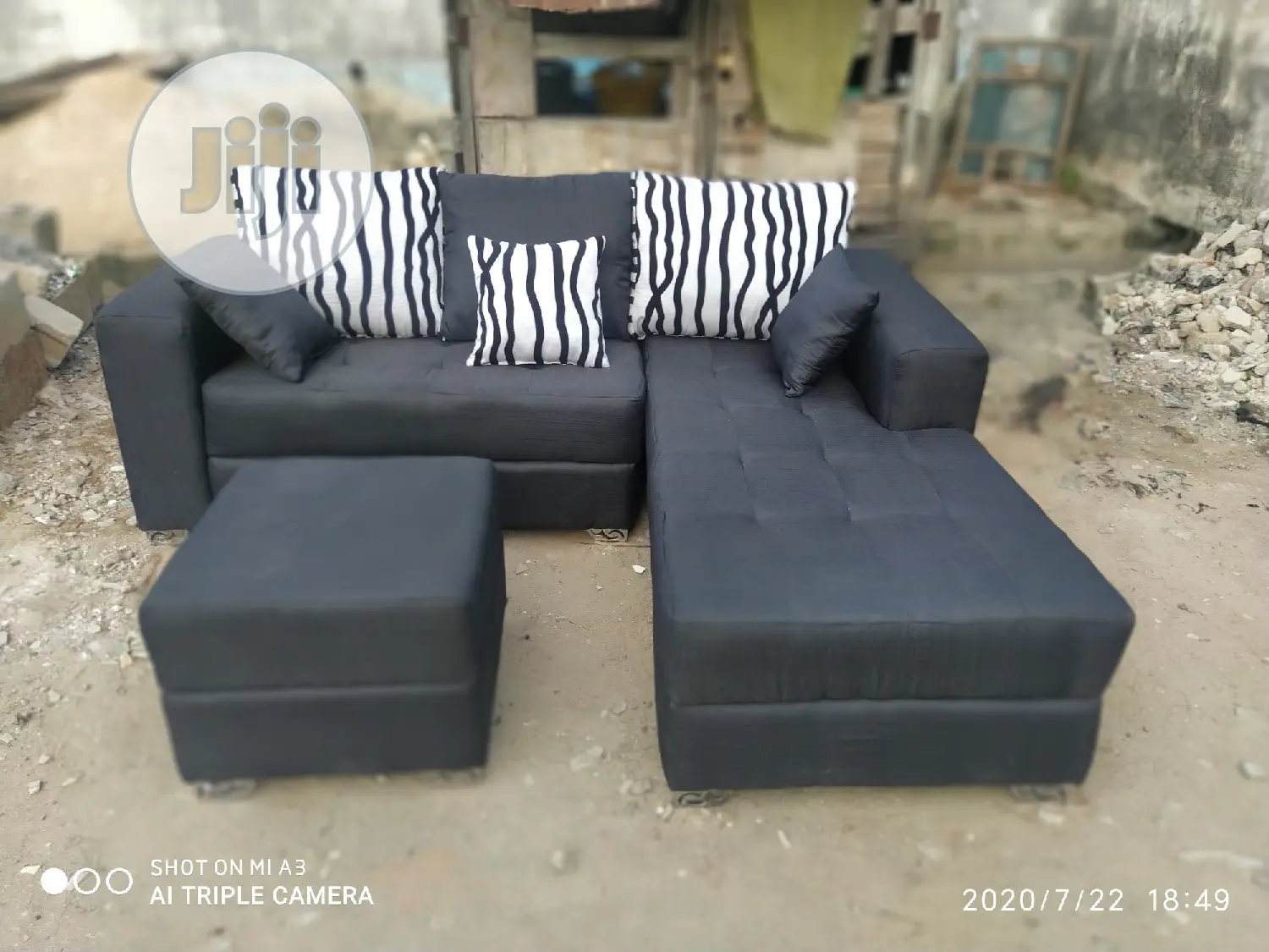 Sectional L-Shape Chair With Ottoman