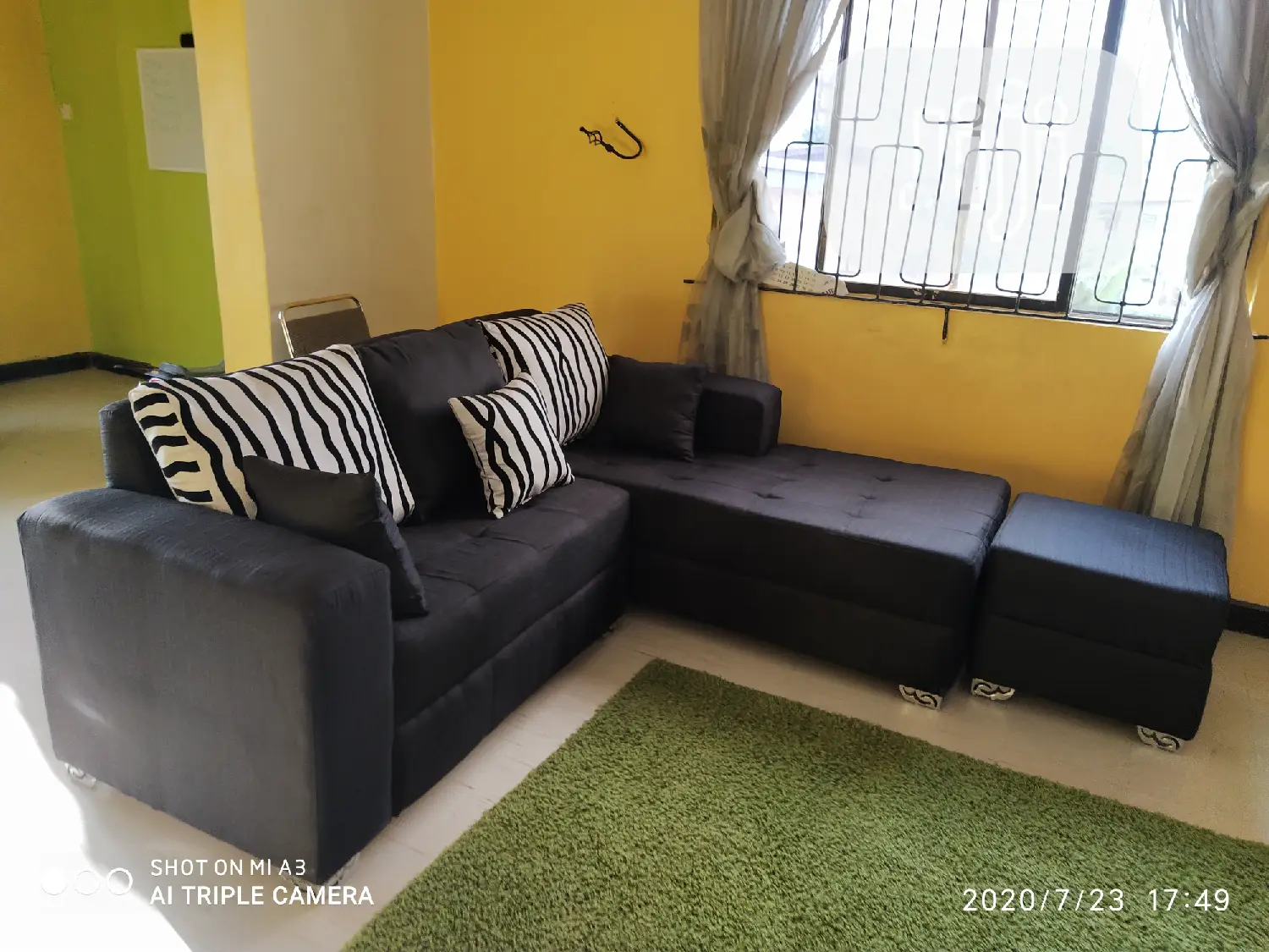 Sectional L-Shape Chair With Ottoman