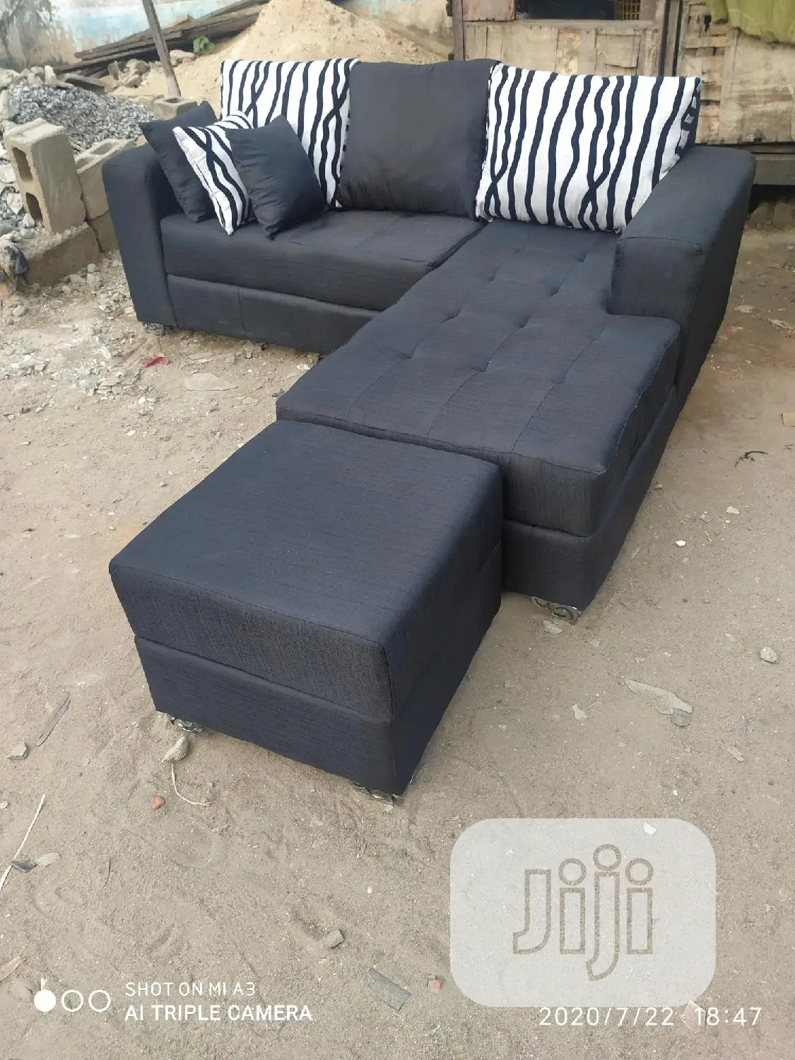 Sectional L-Shape Chair With Ottoman