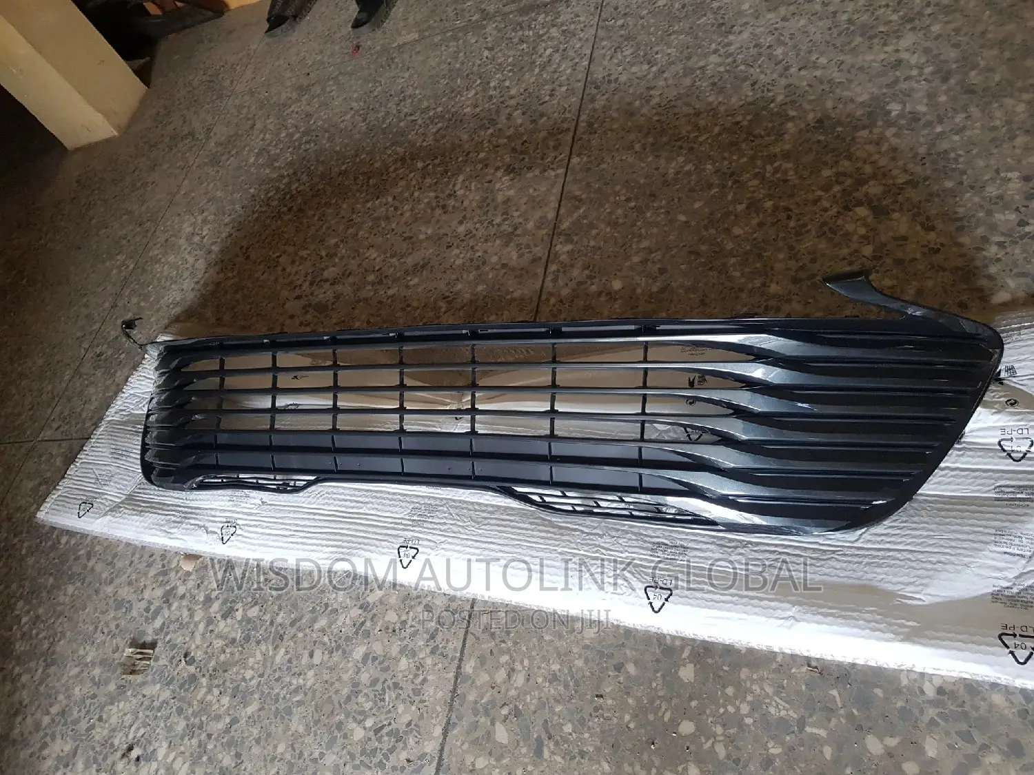 Down Grill For Toyota Camry 2019 Limited Edition