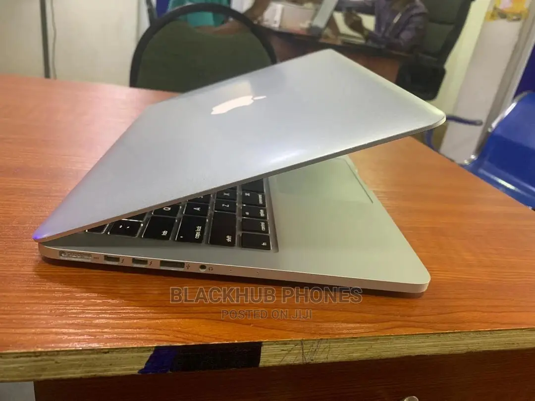 Laptop Apple MacBook Pro 8GB Intel Core I5 SSD 256GB