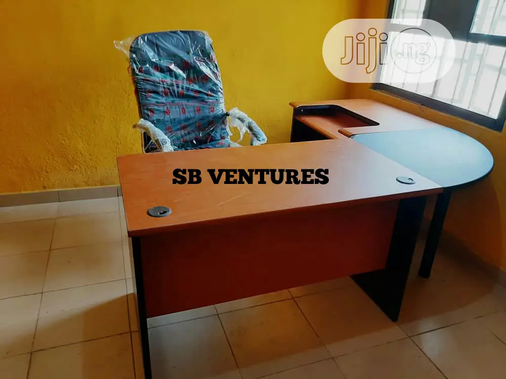 Curved Office Table With Executive Chair