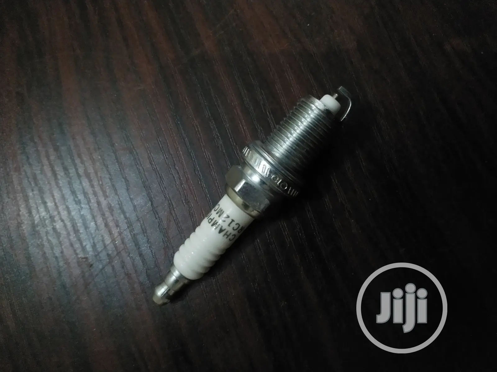 8pcs- Genuine Champion RC12MCC4 Copper Plus Spark Plugs