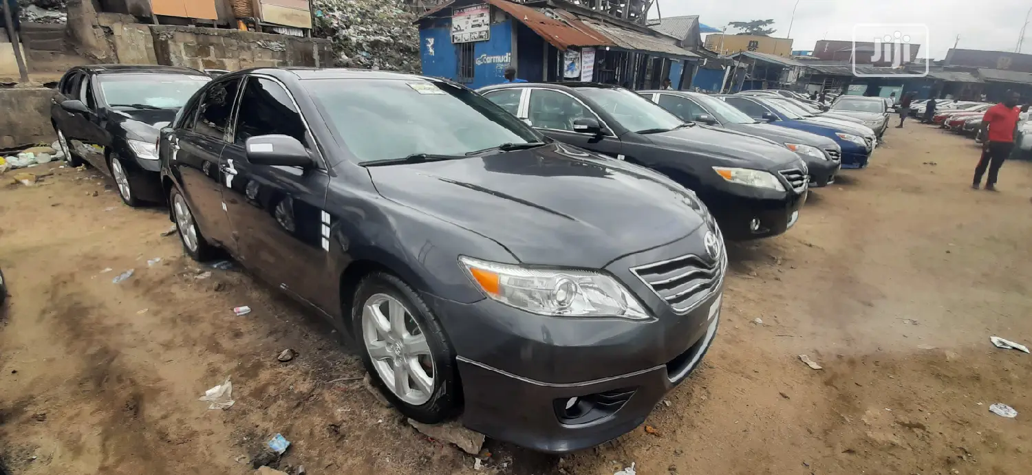 Toyota Camry 2009 Gray