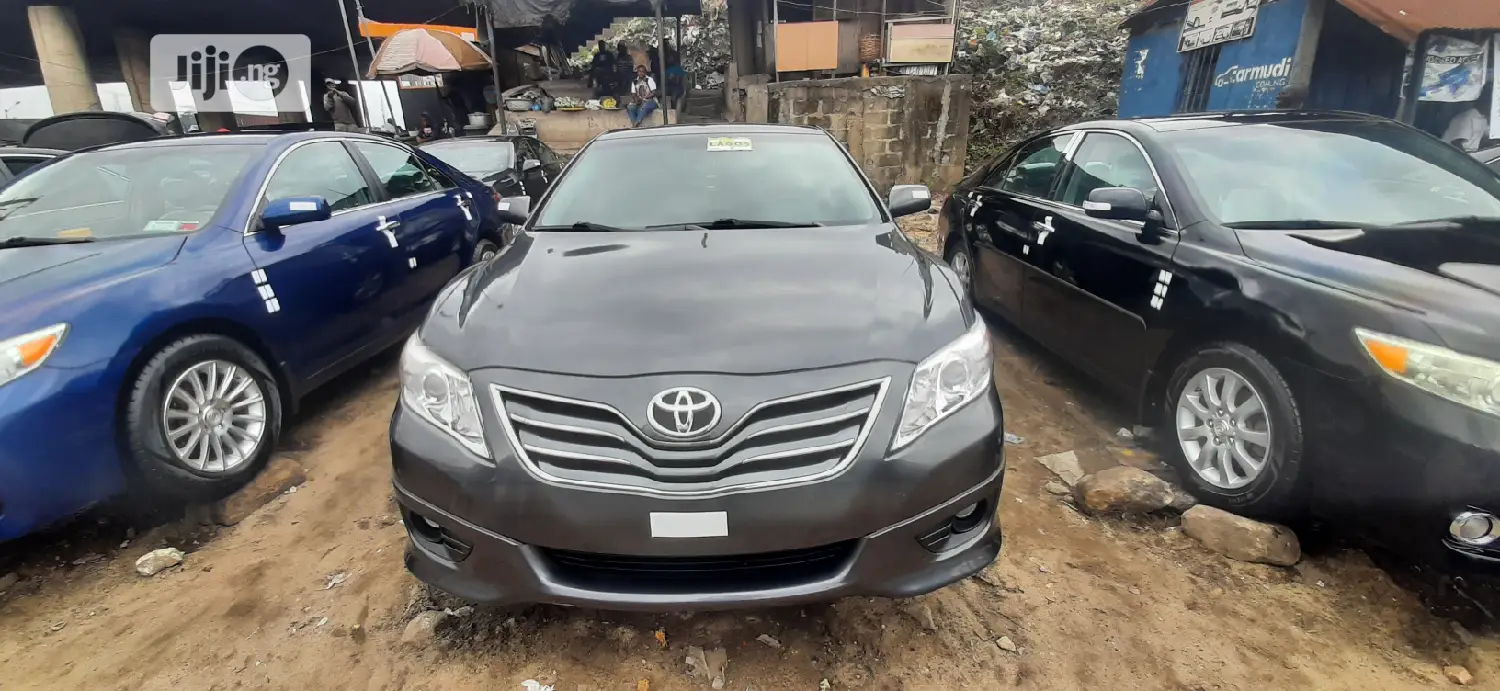 Toyota Camry 2009 Gray