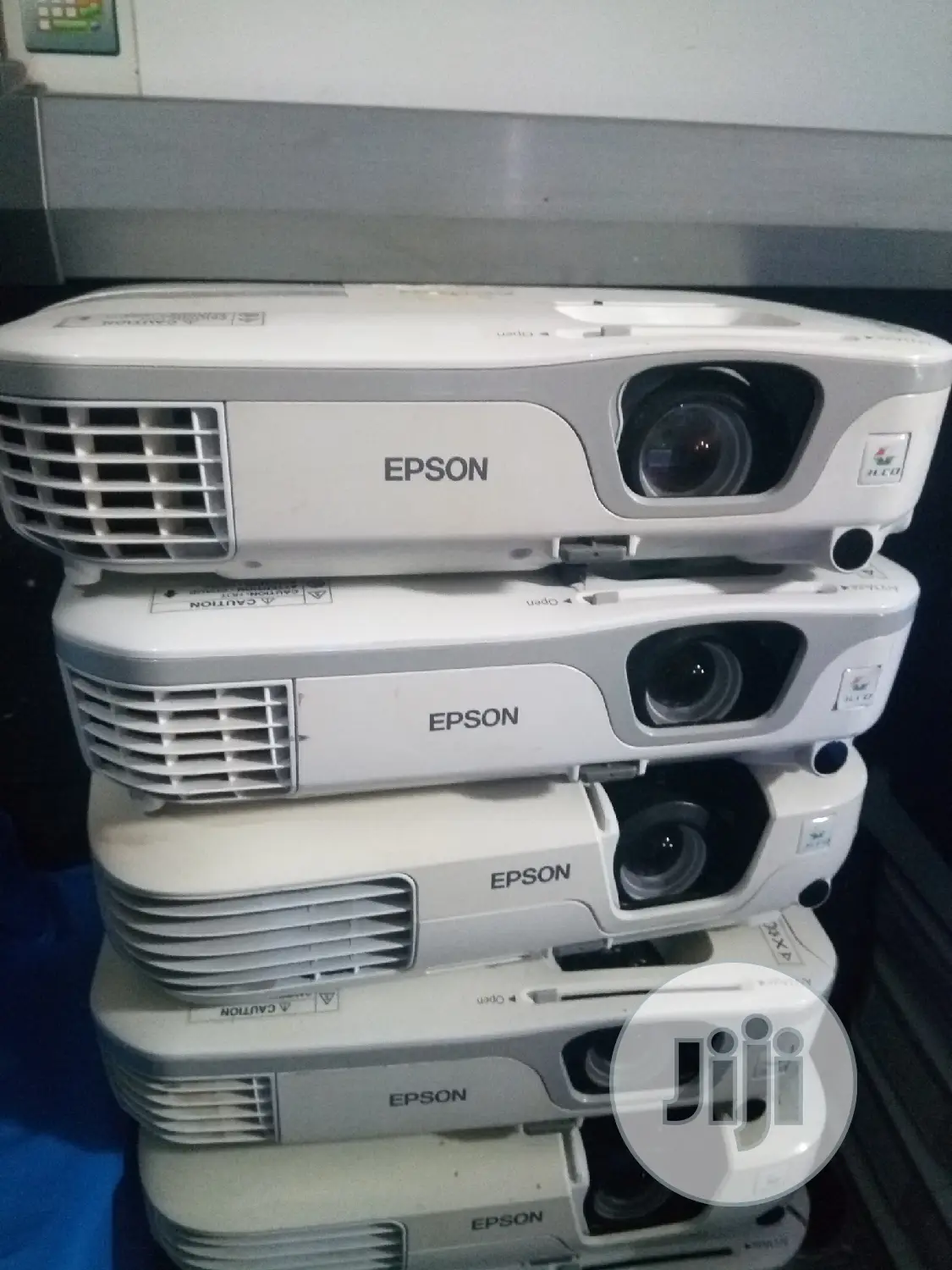 Very Sharp London Used Epson Projector