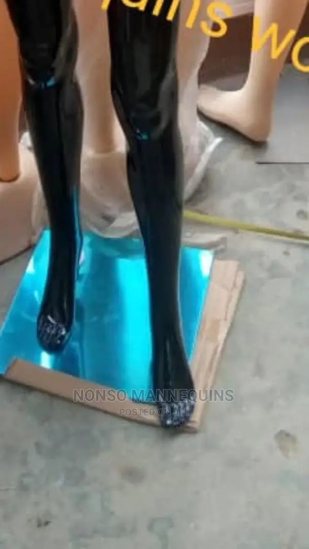 Glossy Black Feme Mannequin With Red Lips