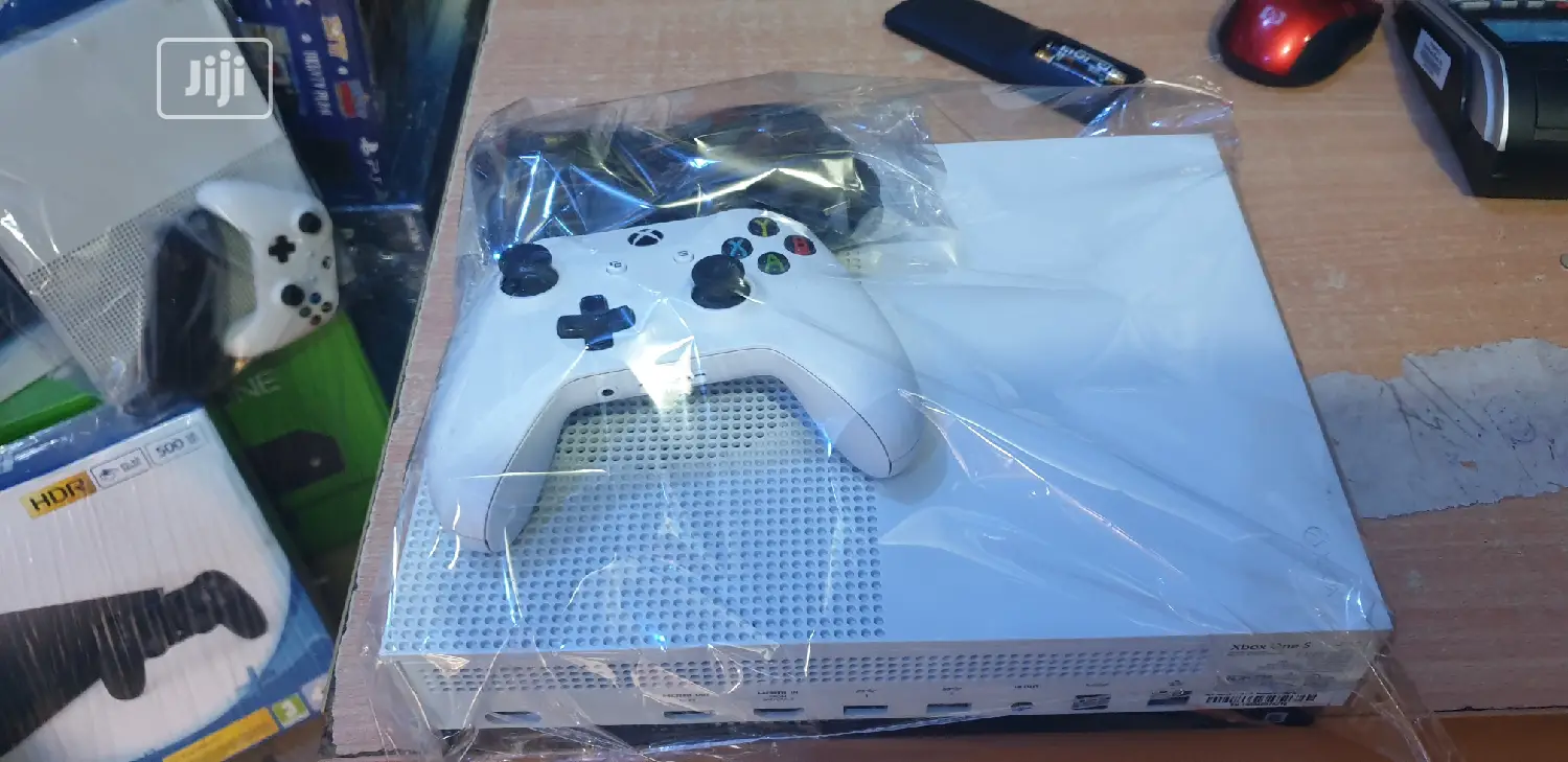 Microsoft Xbox One S Console + Games
