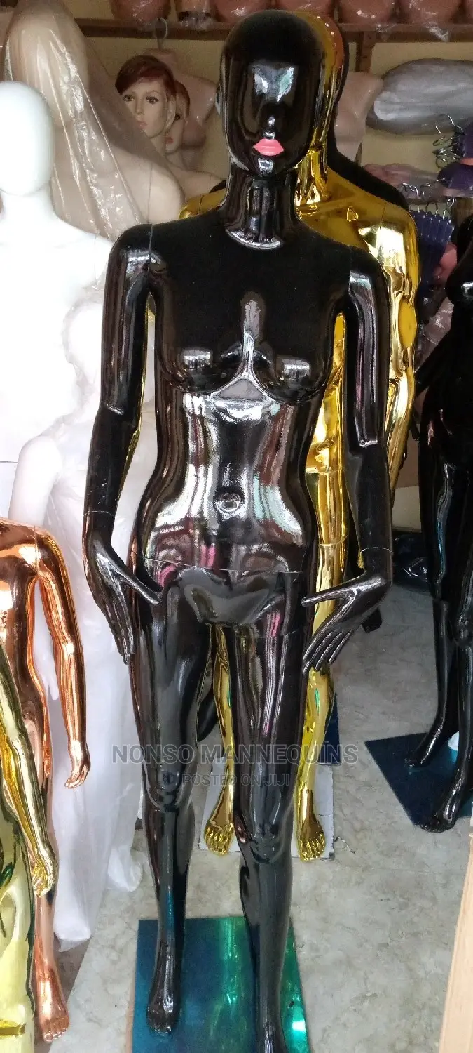 Glossy Black Female Egg Face Mannequin With Red Lips