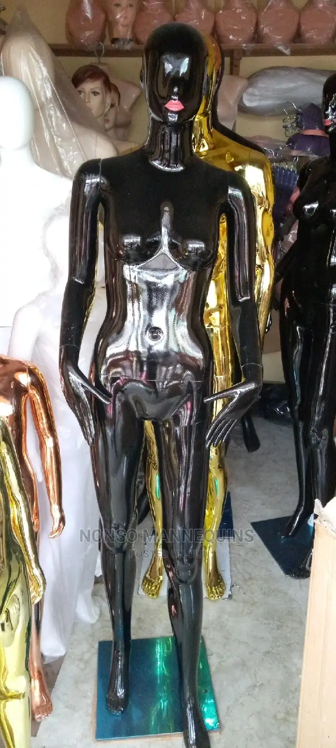 Glossy Black Female Egg Face Mannequin With Red Lips