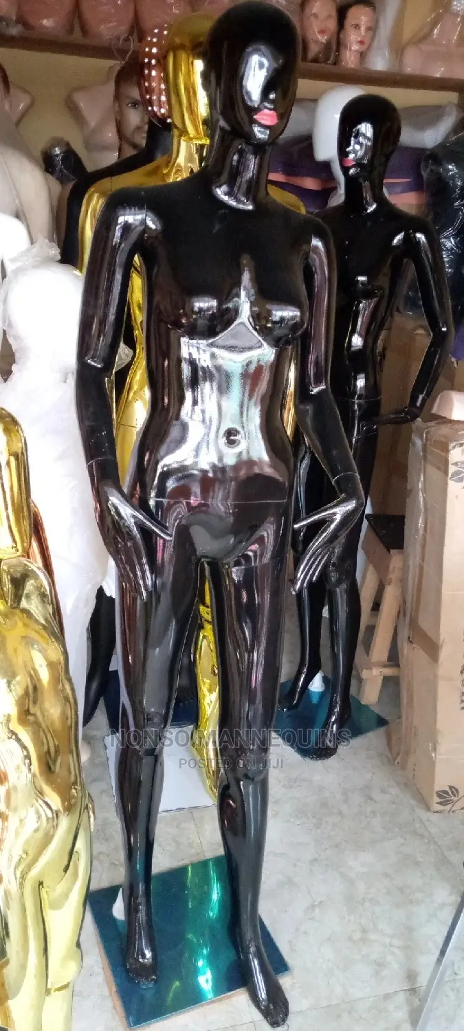 Glossy Black Female Egg Face Mannequin With Red Lips
