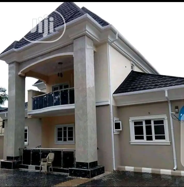 Duplex Water Collector/Roof Gutter