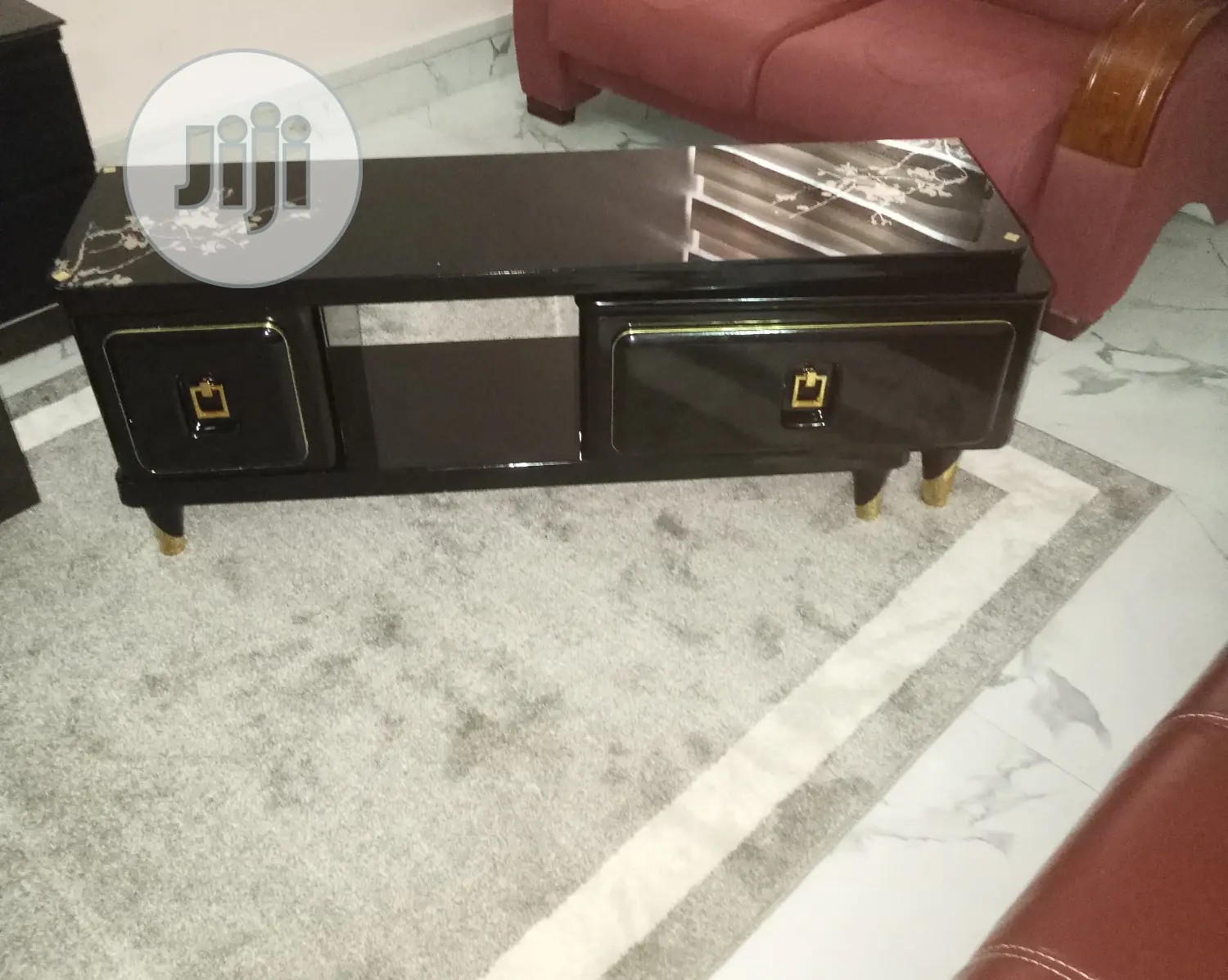 Tv Stand (Adjustable)