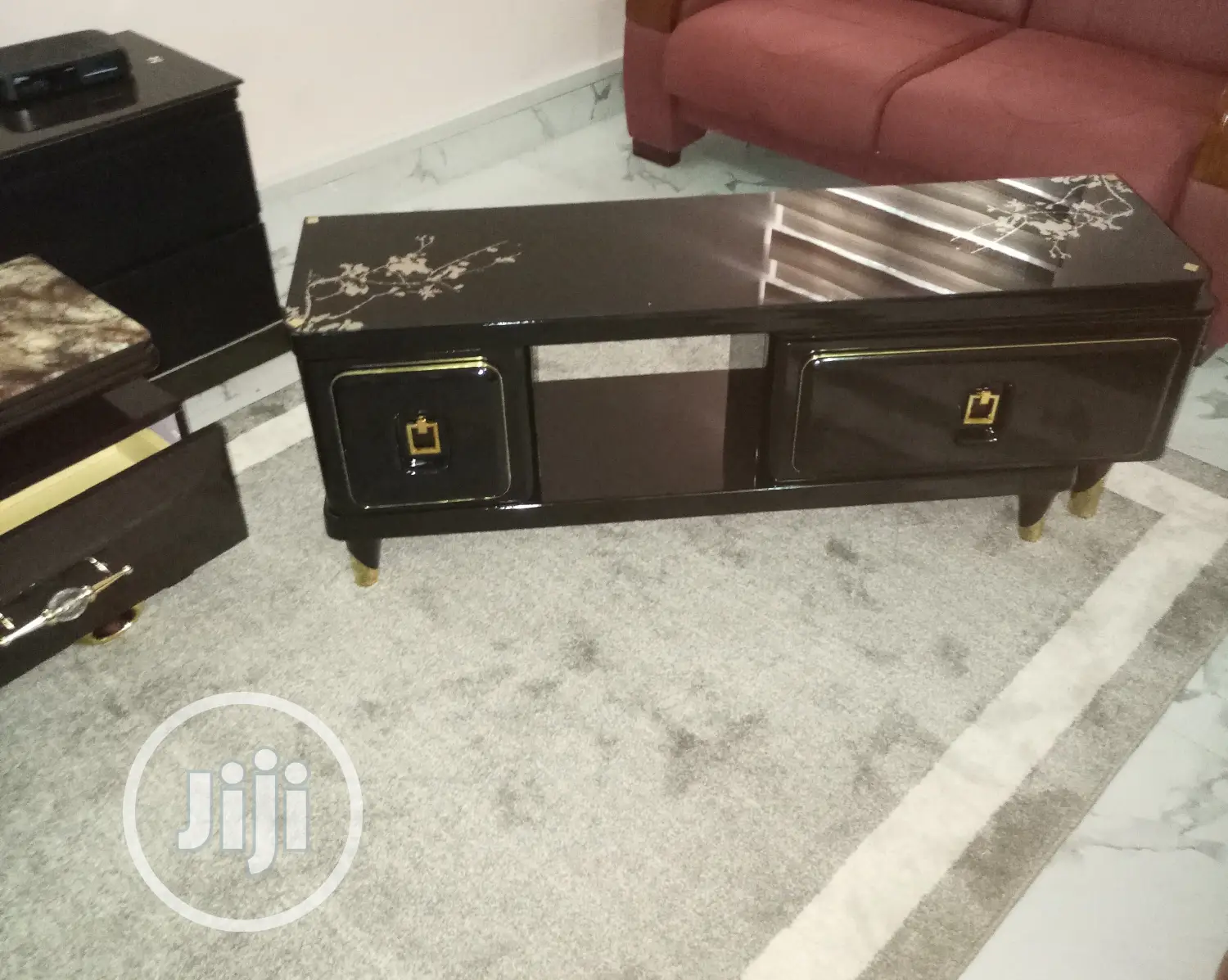 Tv Stand (Adjustable)