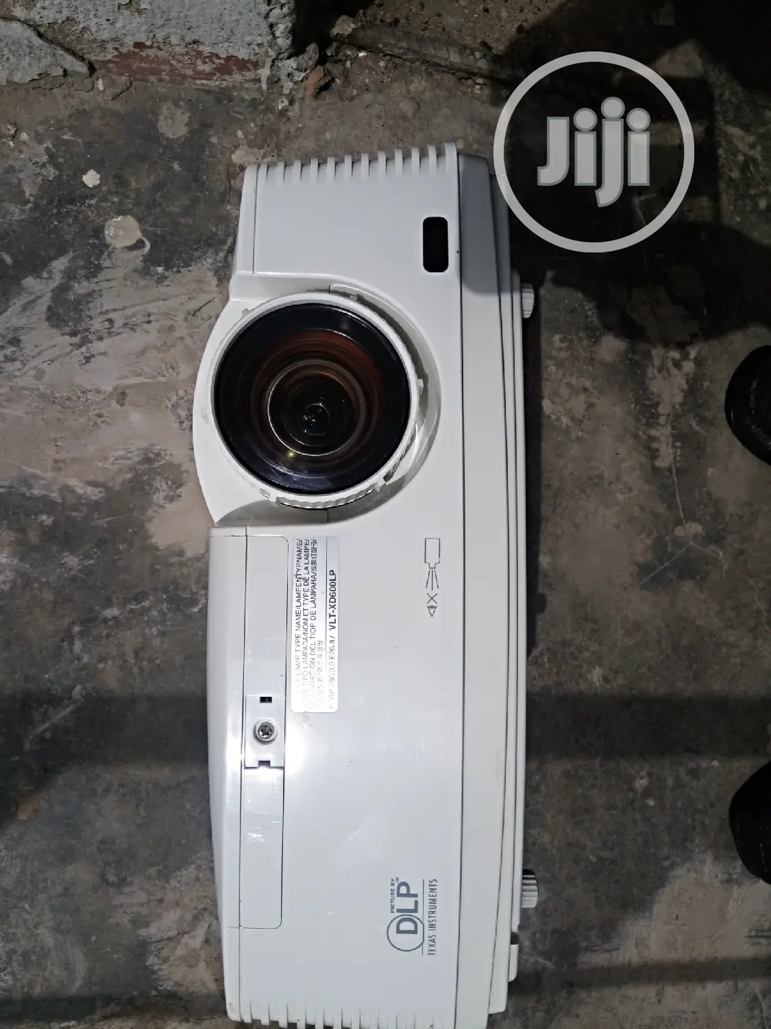 4500 Lumens Mitsubishi Projector