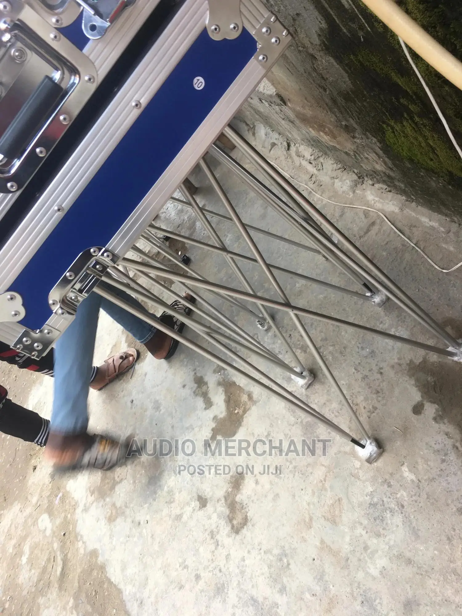 Sx3 Box(Trolley)And Dj Stand