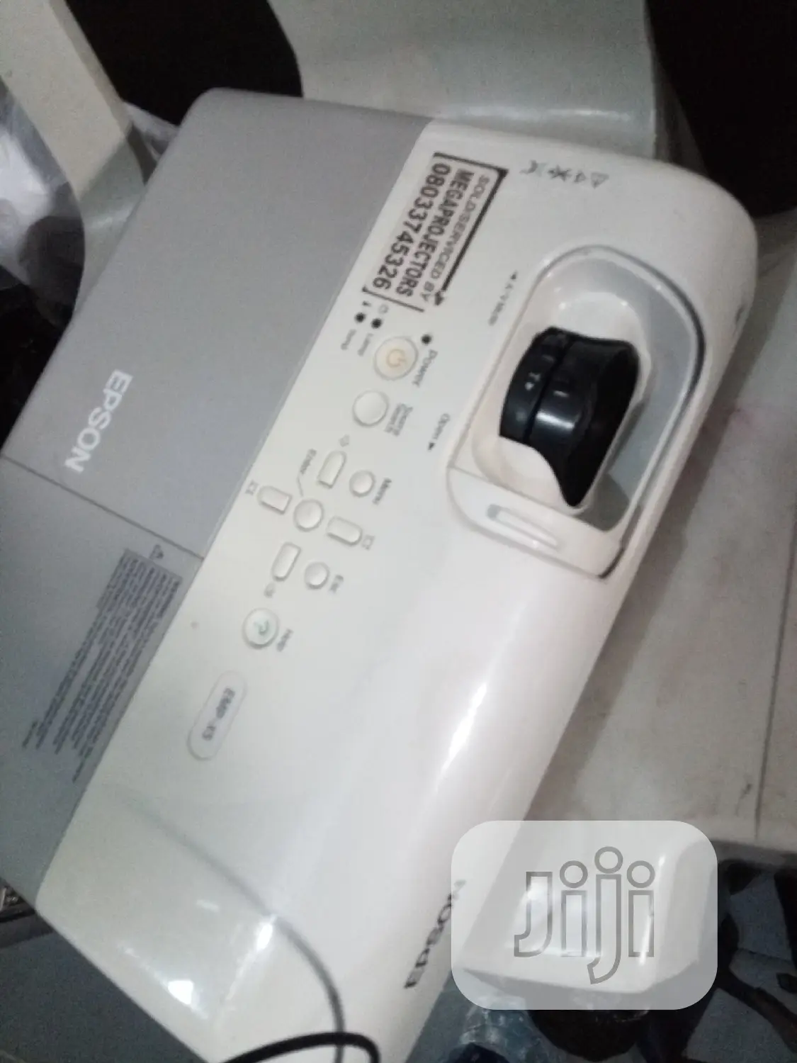Clean Epson Projector With Screen