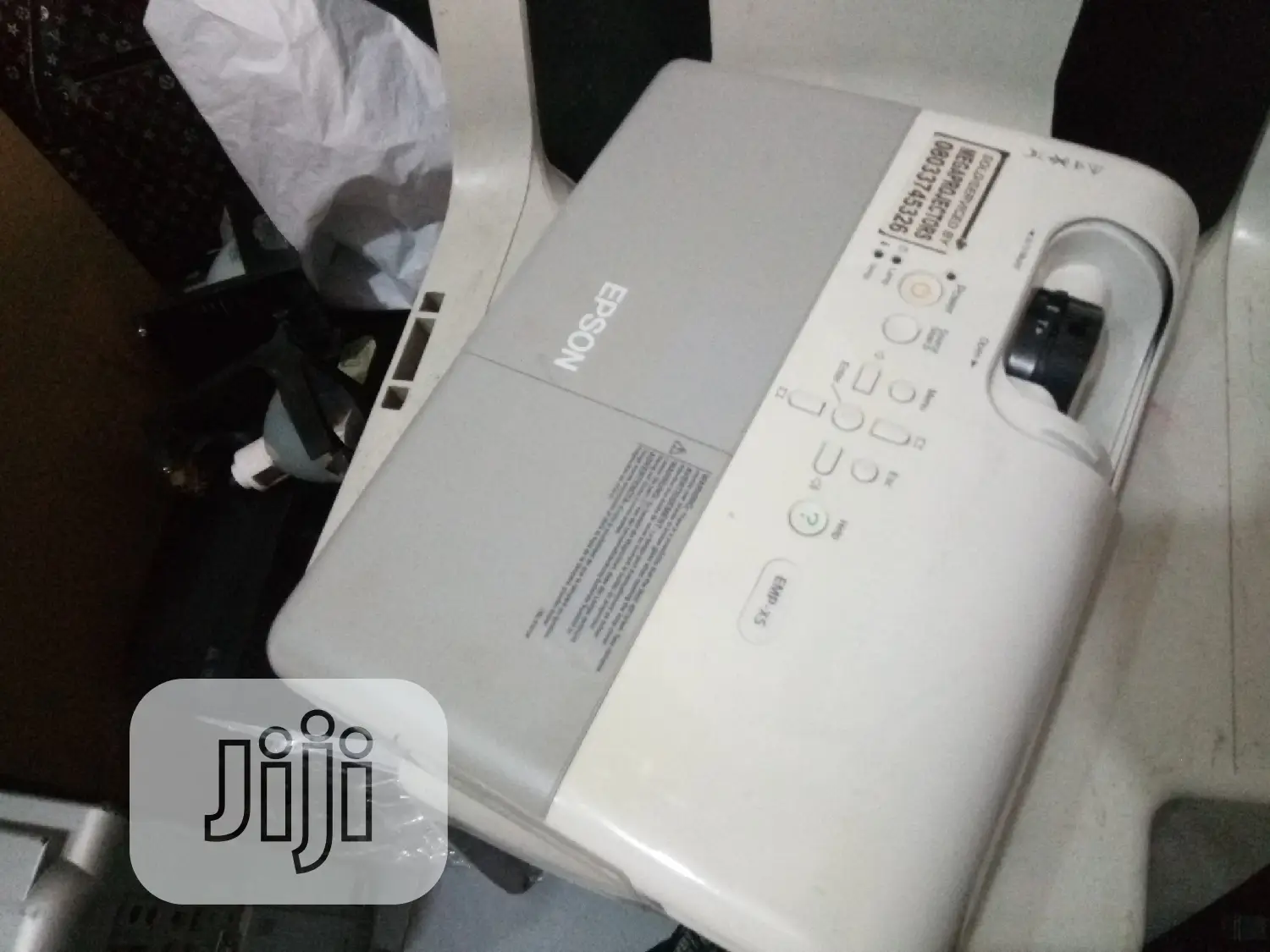 Clean Epson Projector With Screen