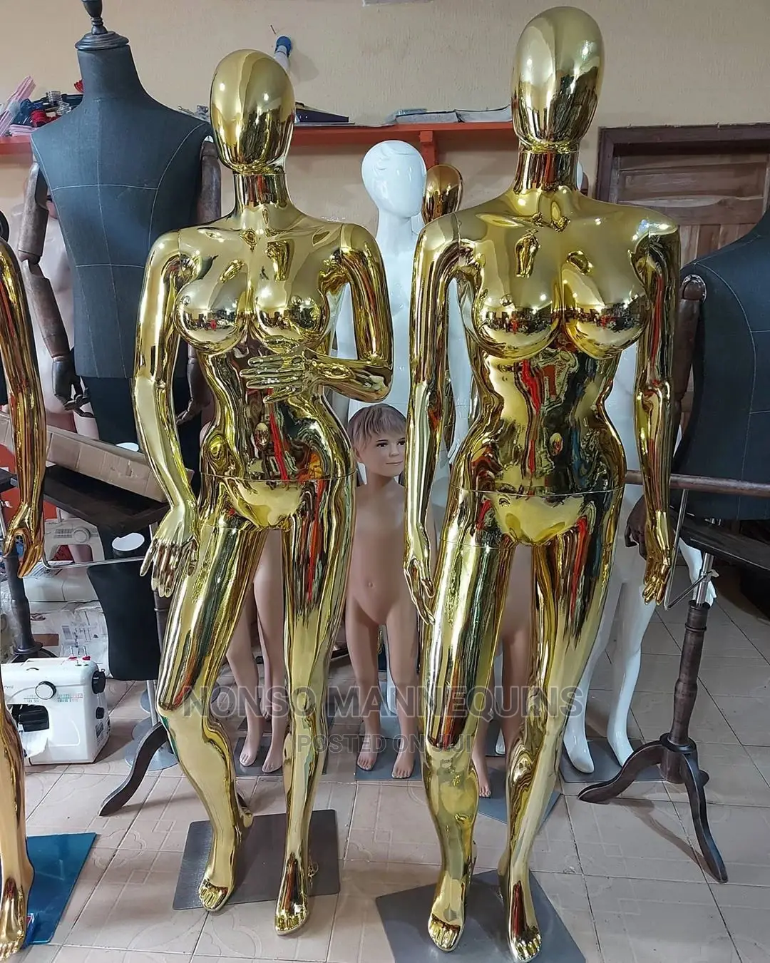 Big Breast Size 12 Gold Chrome Female Mannequins