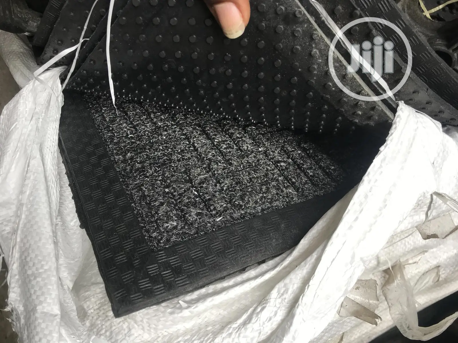 Footmats Available In Large Size (80/120)