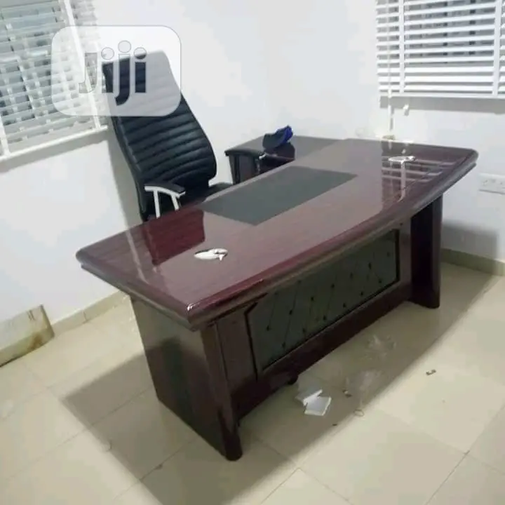 Quality Executive Wooden Office Table With Drawers.