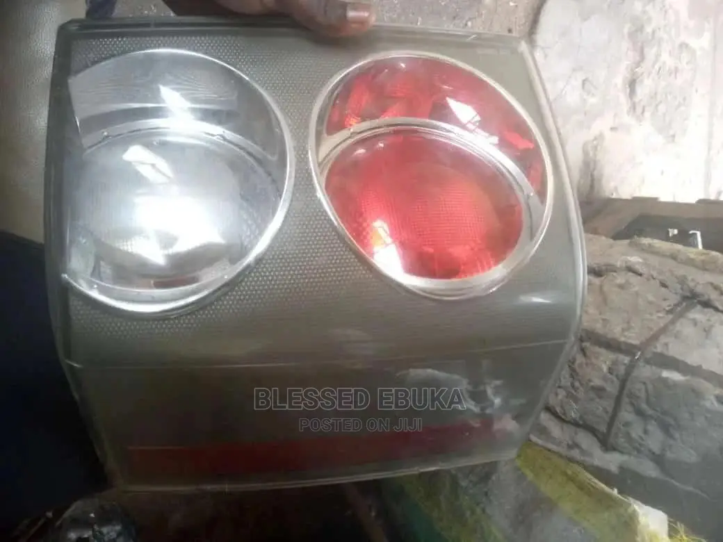 Range Rover Vogue 2006_2008 Tail_light