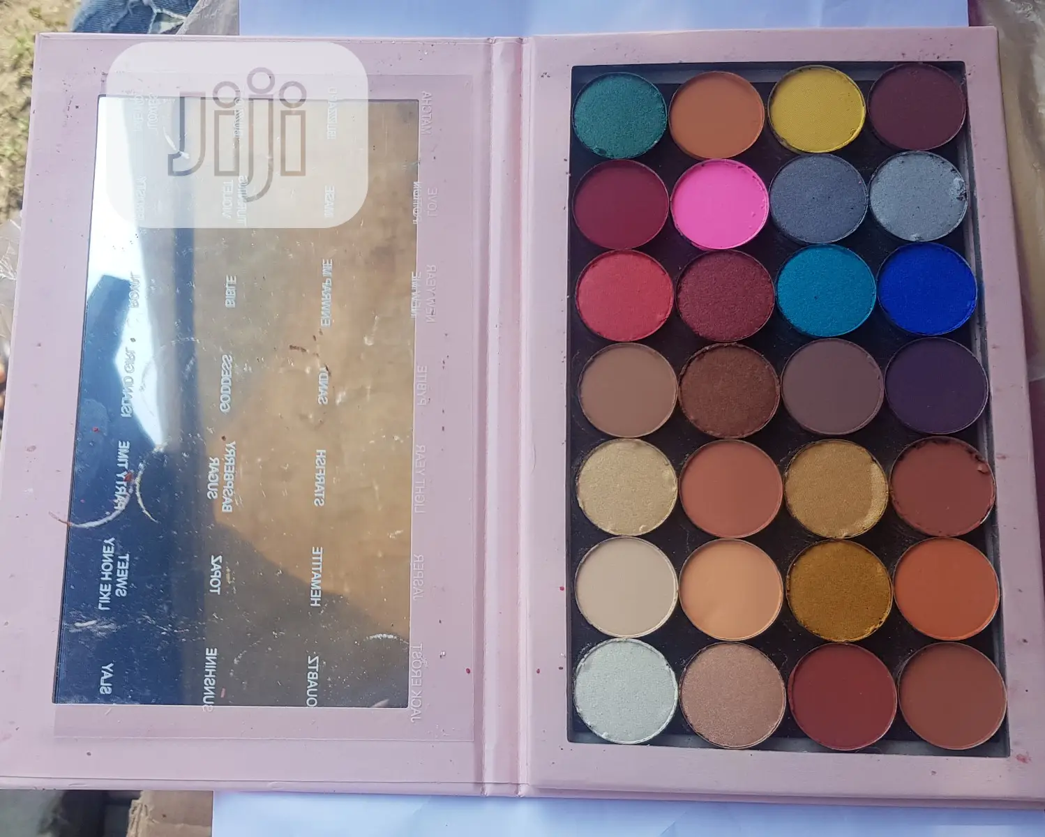 Kylie Eyeshadow Pallet