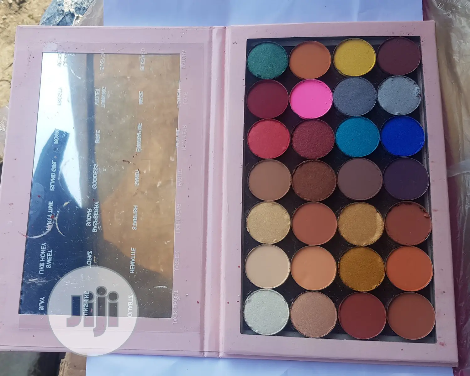 Kylie Eyeshadow Pallet