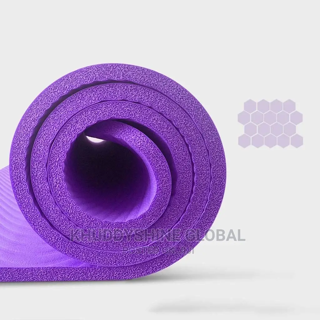 6mm Yoga Mat With Carrier Bag (Color Varies)