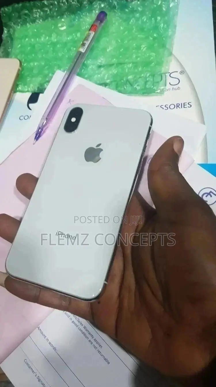 Apple iPhone X 64 GB White
