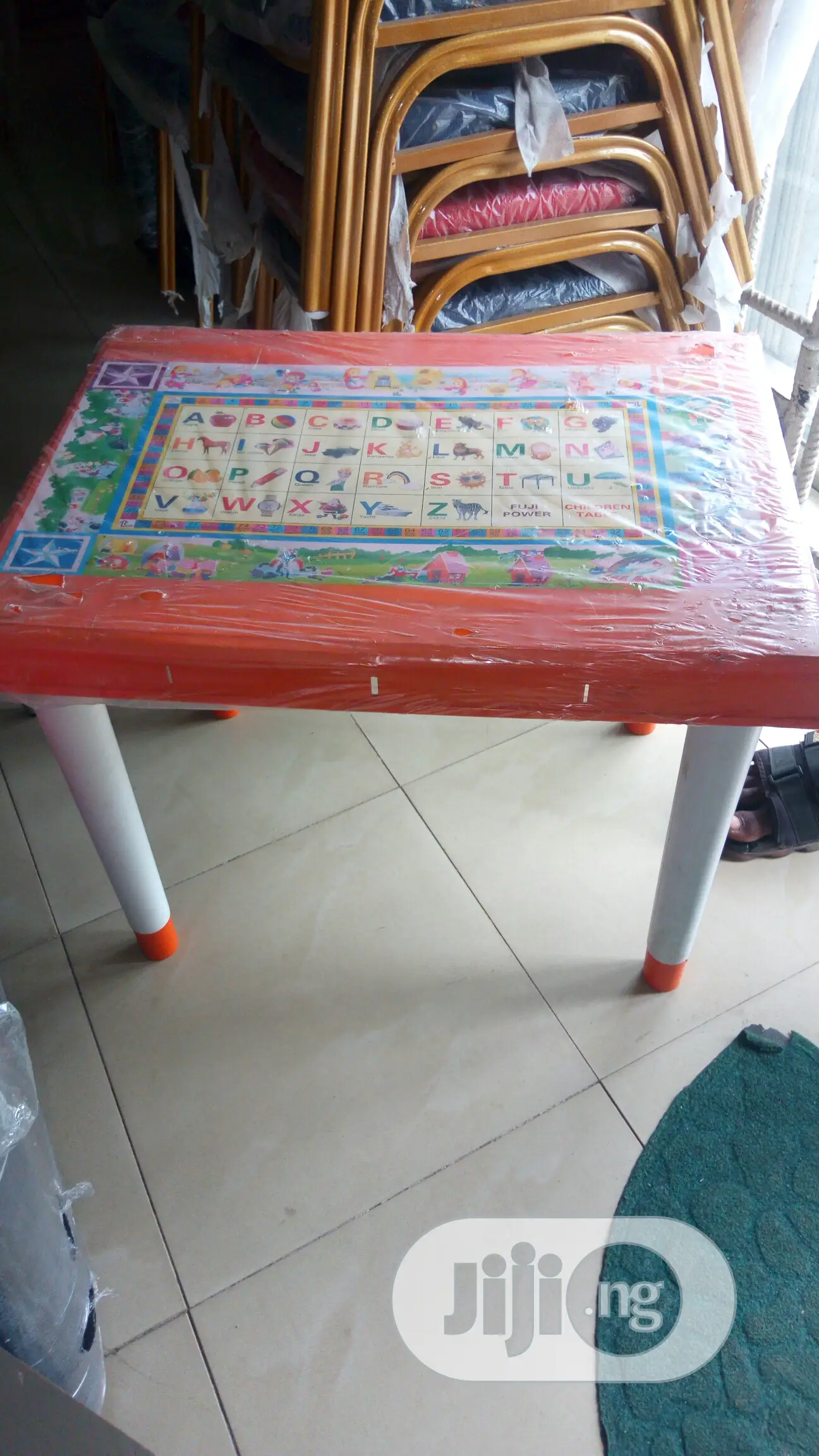 Chidren Plastic Table and Chair