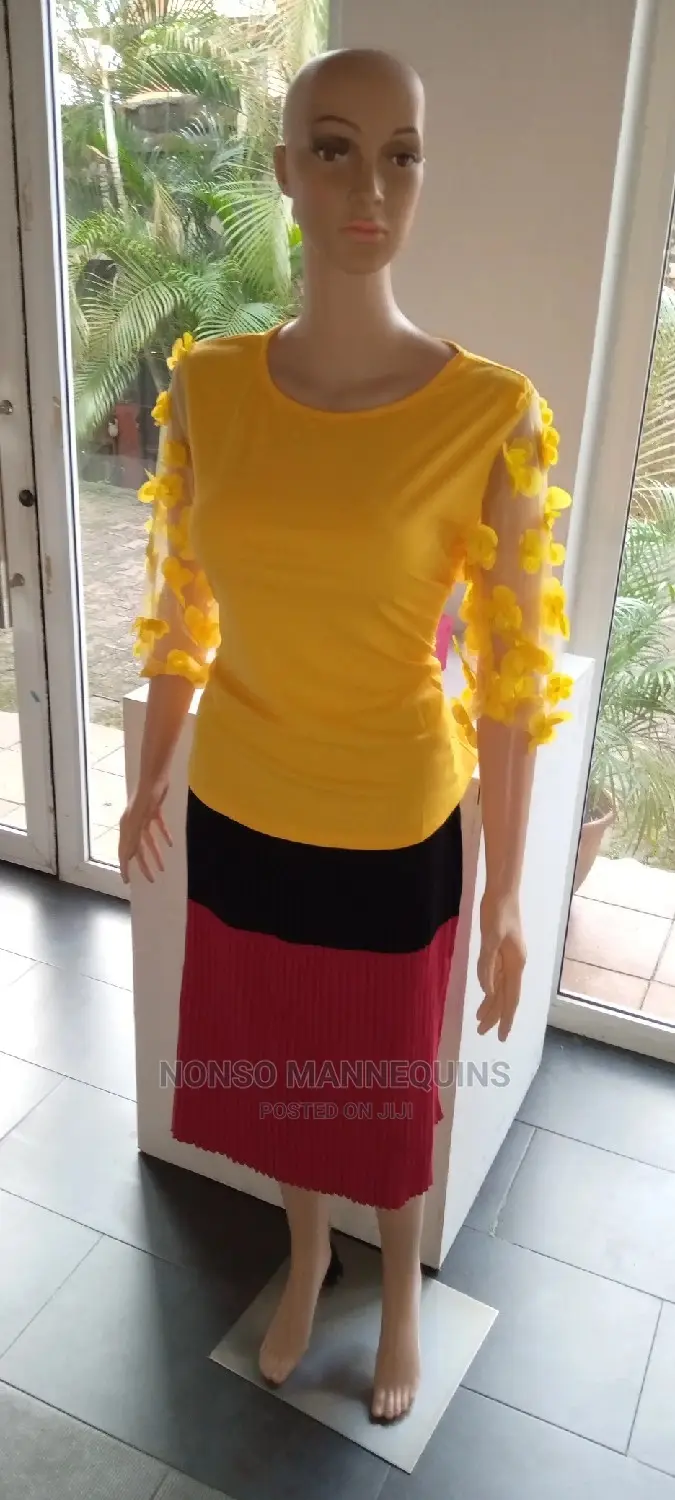 G6 1 Hand Bend Female Plastic Mannequins