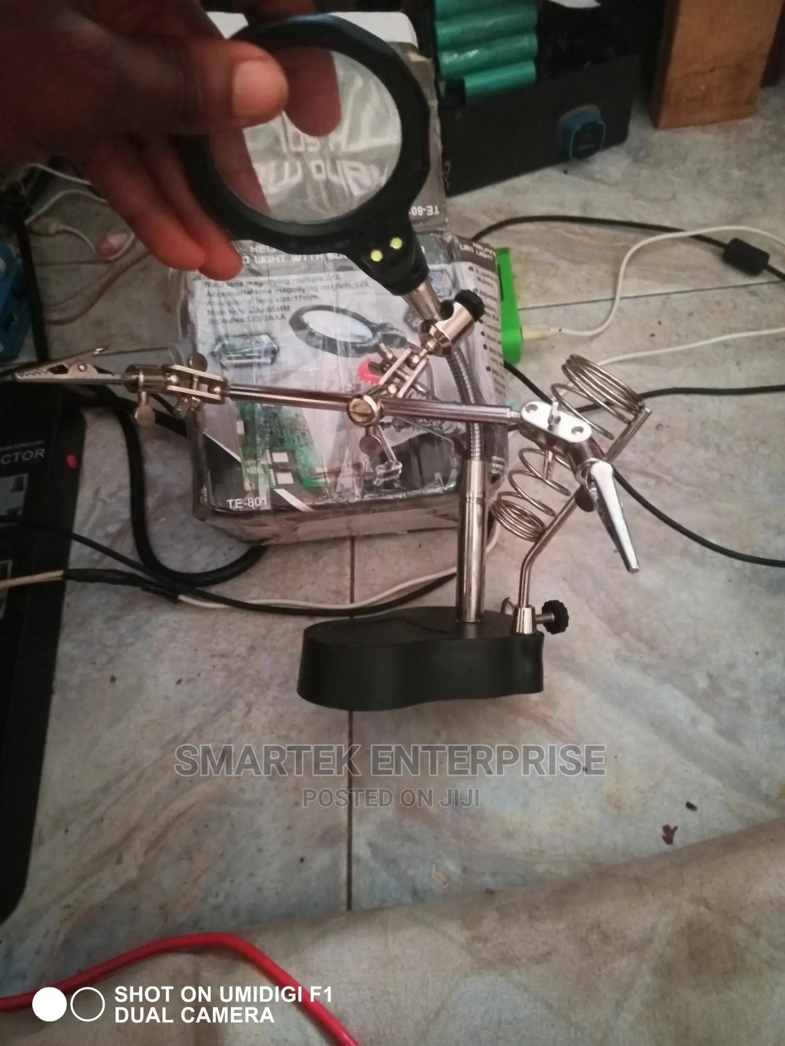 Soldering Magnifyinglas LED Magnifier 3in1 Iron Standholder