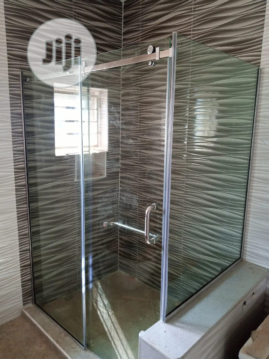 Tampered Glass Shower Cubicle