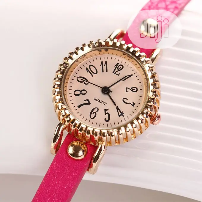 Three Pearl Women Bracelet Quartz Watch - Red