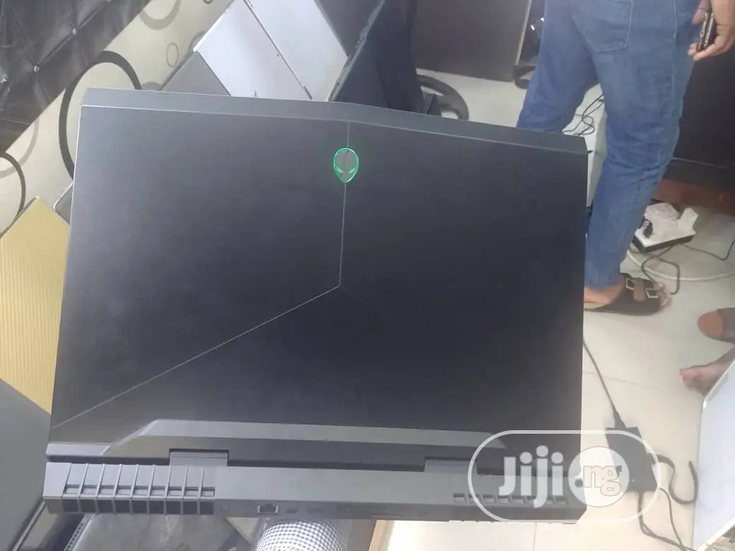 Laptop Dell Alienware 17 R5 32GB Intel Core I9 SSHD (Hybrid) 1.5T