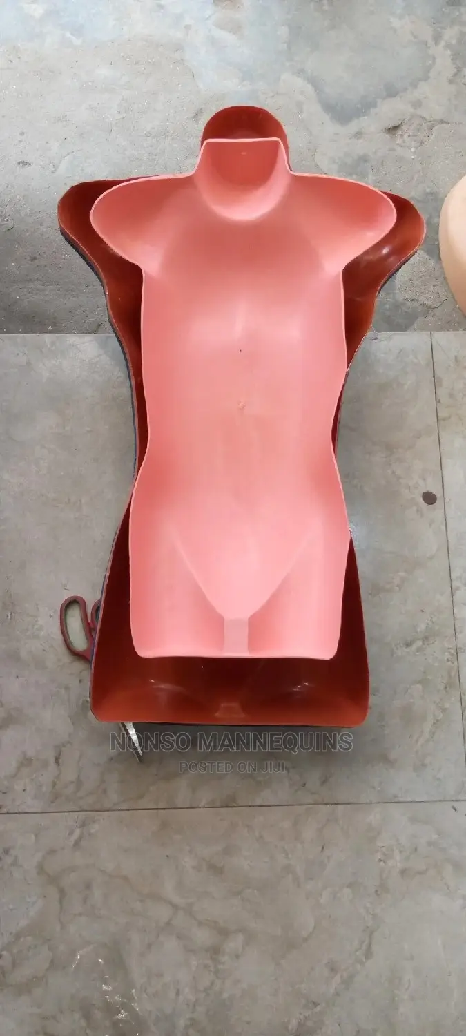 Half Cover Hanger Male And Female Mannequins