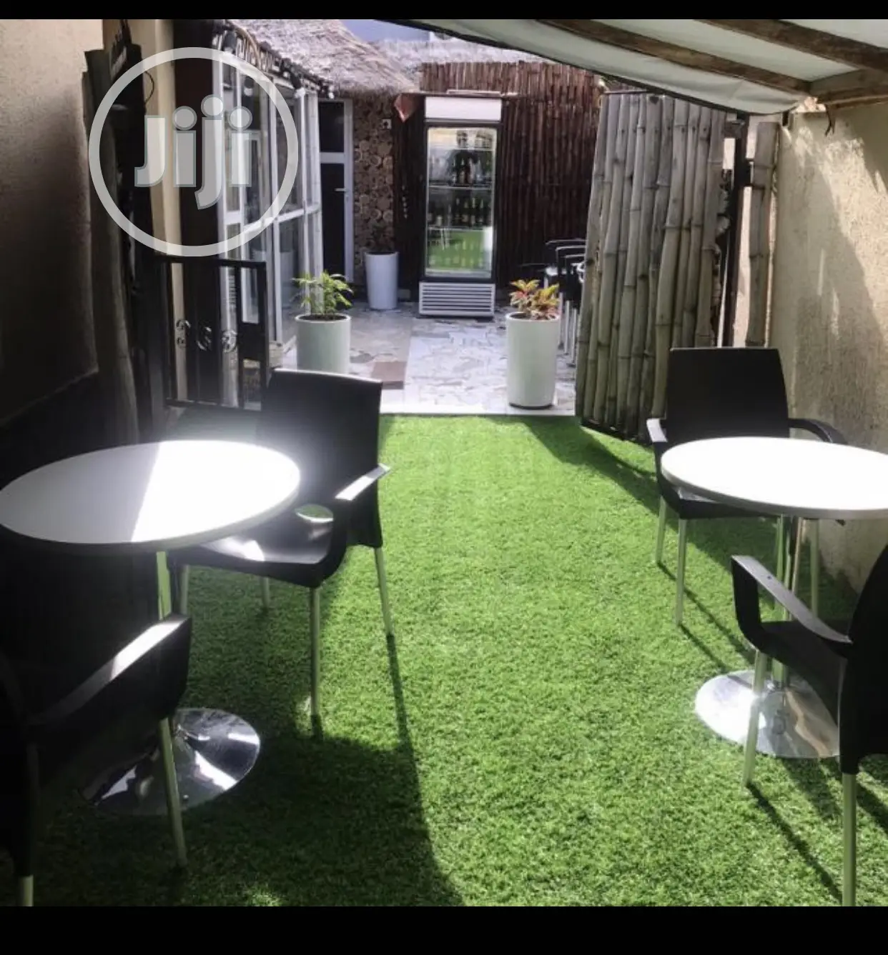 Synthetic Grass Rugs for Sit Out and Lounge